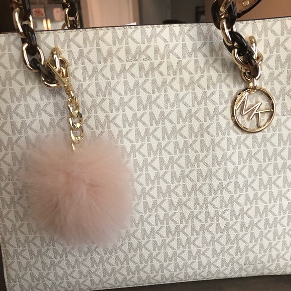 Michael kors Fur Pom Charm in Ballet NWT - Picture 2 of 6